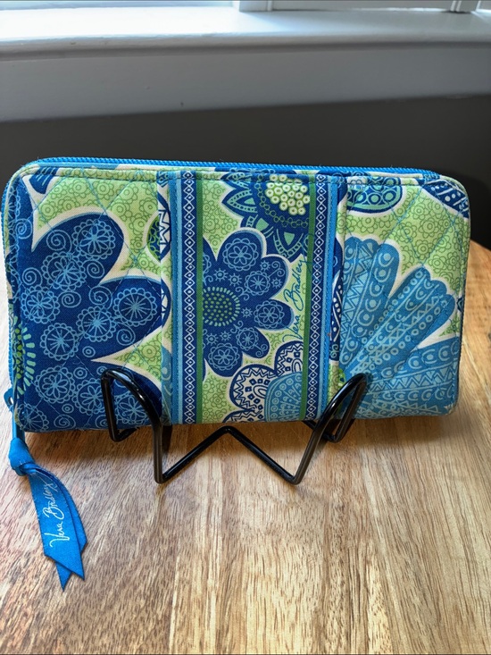 Vera Bradley Handbags - Vera Bradley 5 Compartment Quilted Wallet in Brilliant Blues & Green
